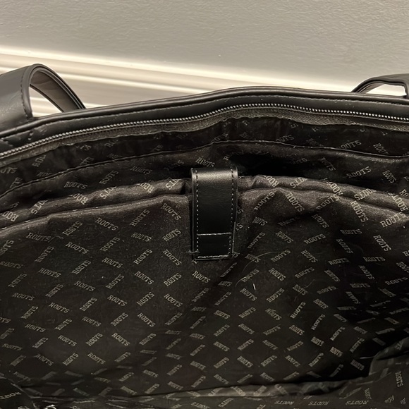 Root’s Tote With Built in Laptop Case - Picture 3 of 5